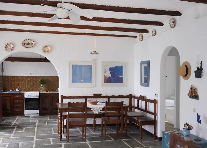 Azure Bianca 度假居 Diaporos