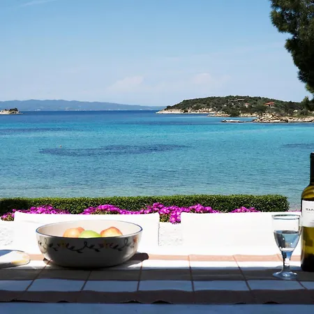 Azure Bianca Διάπορος