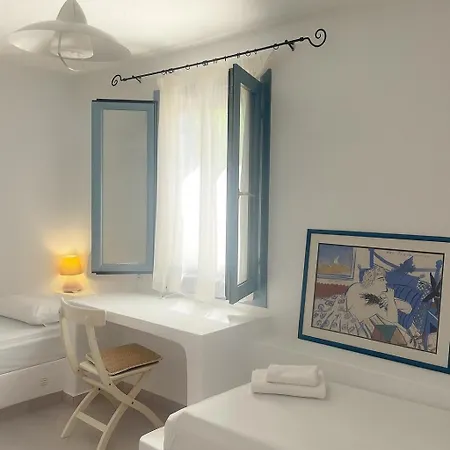 Azure Bianca Διάπορος