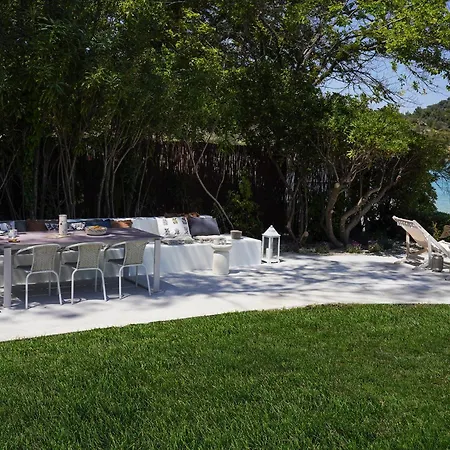 Azure Bianca Diaporos